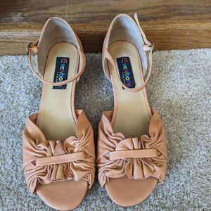 𝅺everybody peach leather shoes ankle strap ruched toe low heel sz 39.5 nwob